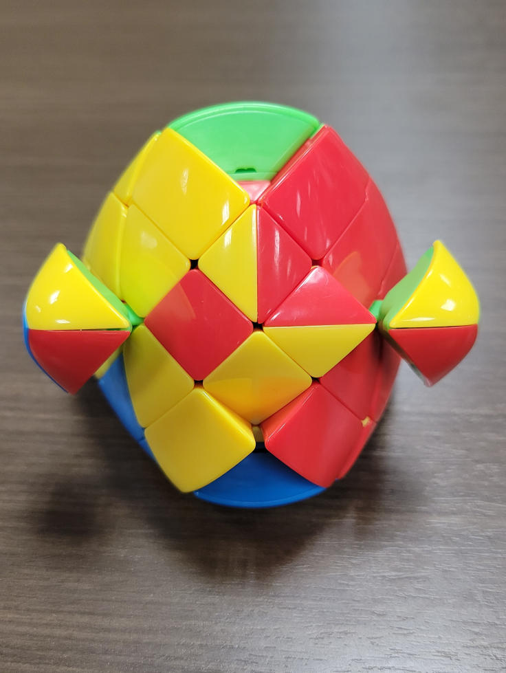 4x4 megamorphix with center pieces out of place